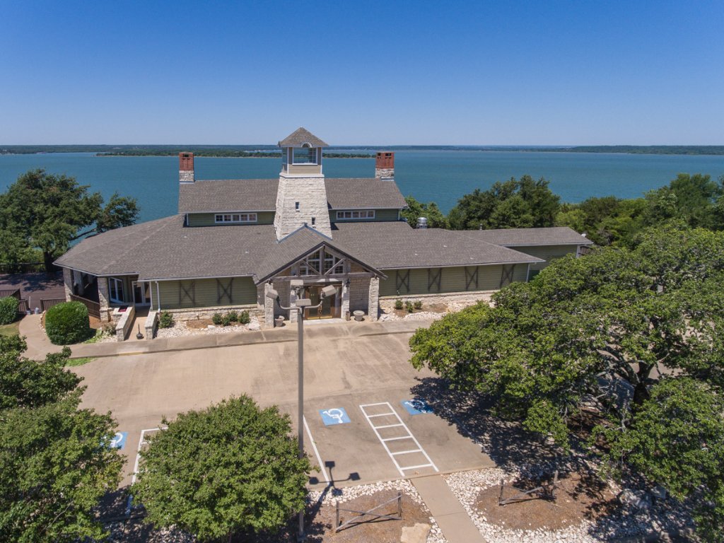 Fine dining restaurant at White Bluff Resort