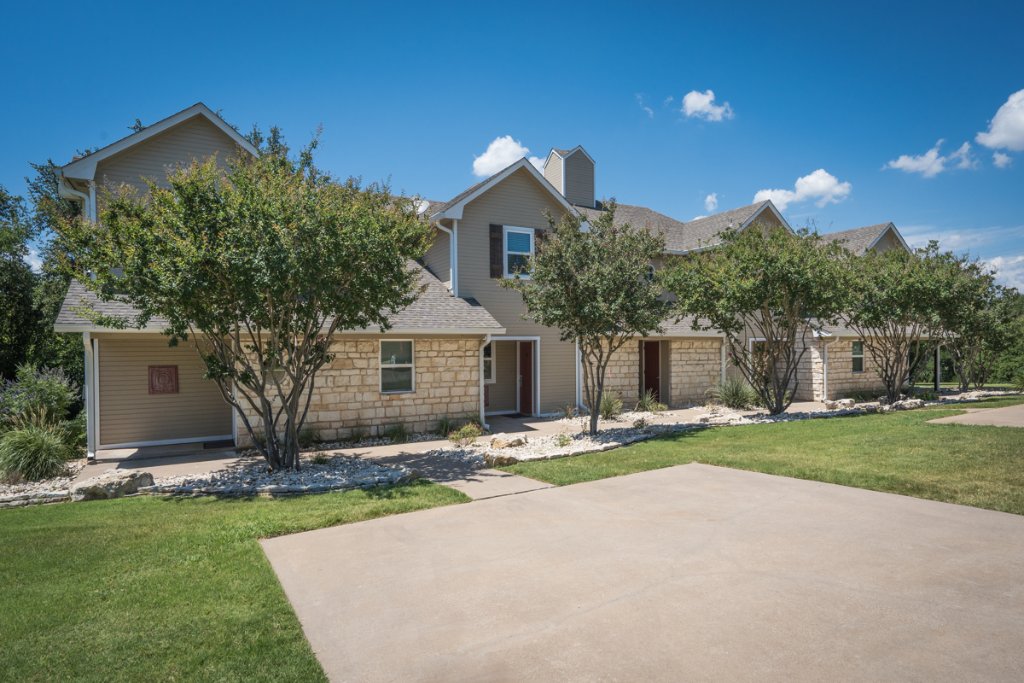 Luxury resort accommodations at White Bluff