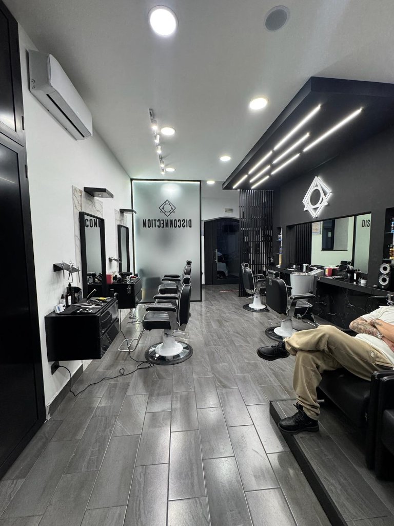 Disconnection Salon