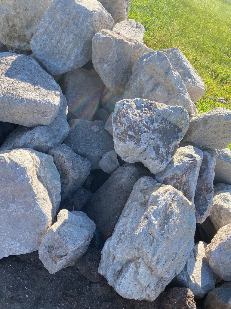 Large Rocks & Boulders