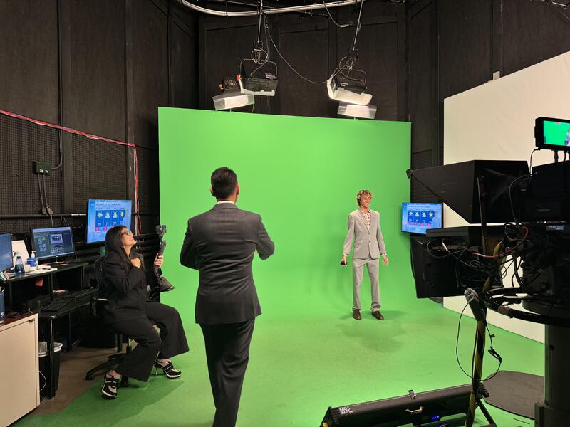 Multimedia Journalism Advocacy students at Univision Foundation studios 2