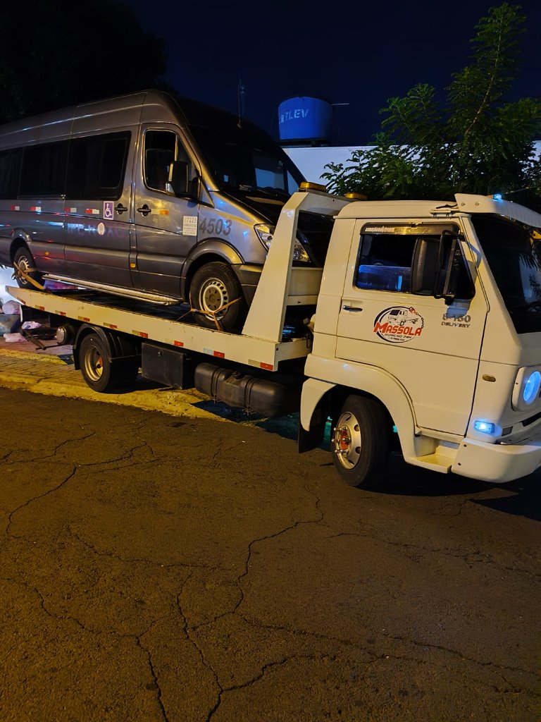 Guincho hoje Cascavel - Van transportada