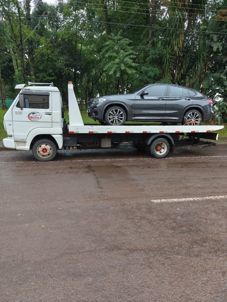 Guincho em Cascavel - BMW X6 transportada