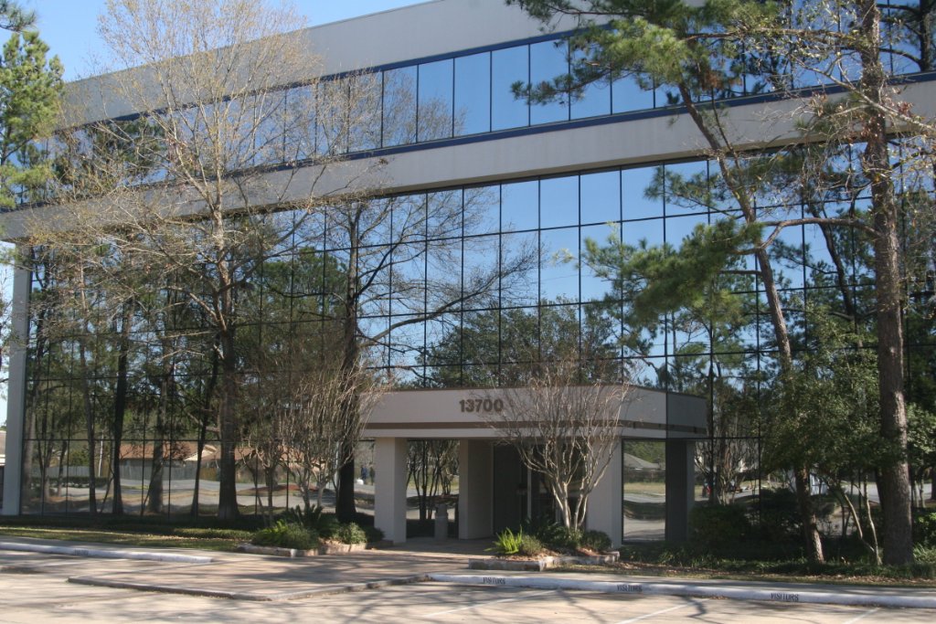13700 Veterans Memorial