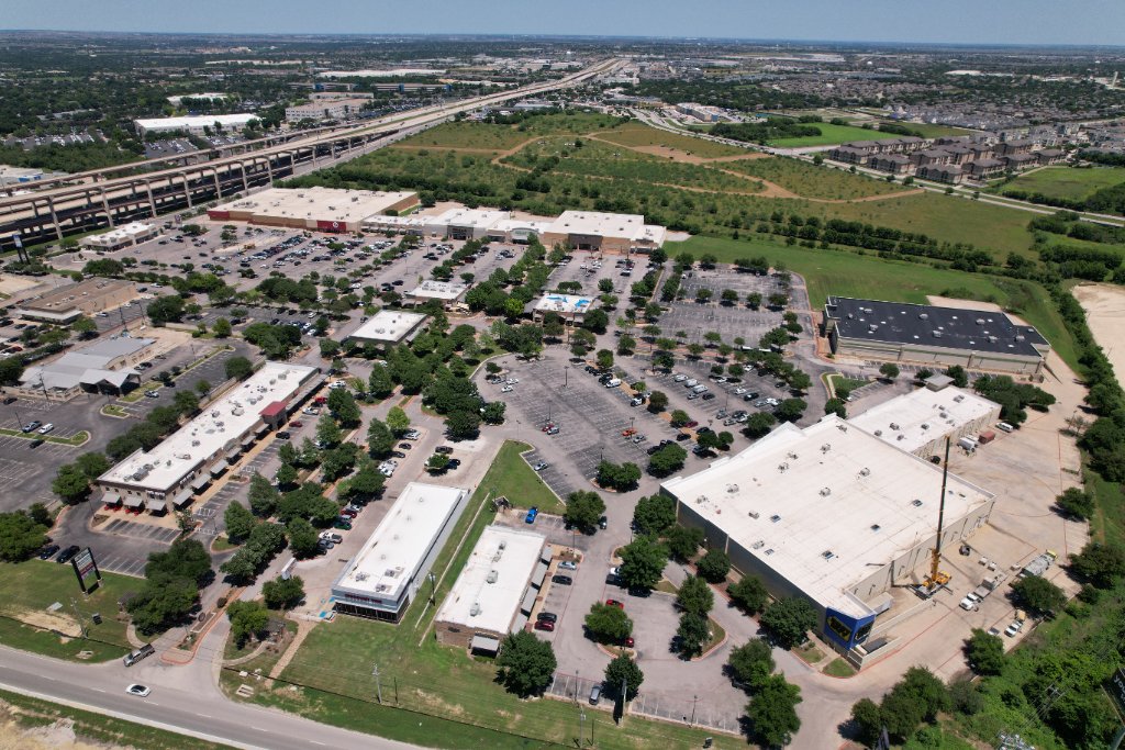 3021-3203 S. Interstate 35