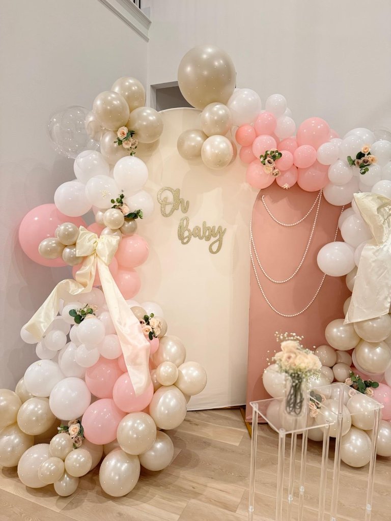 Oh Baby Balloon Arch Close-Up