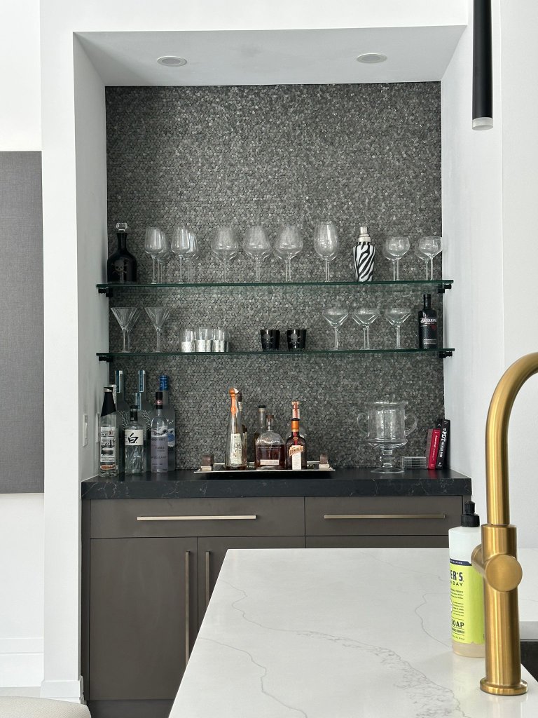 Bar & Wine Cellars 5