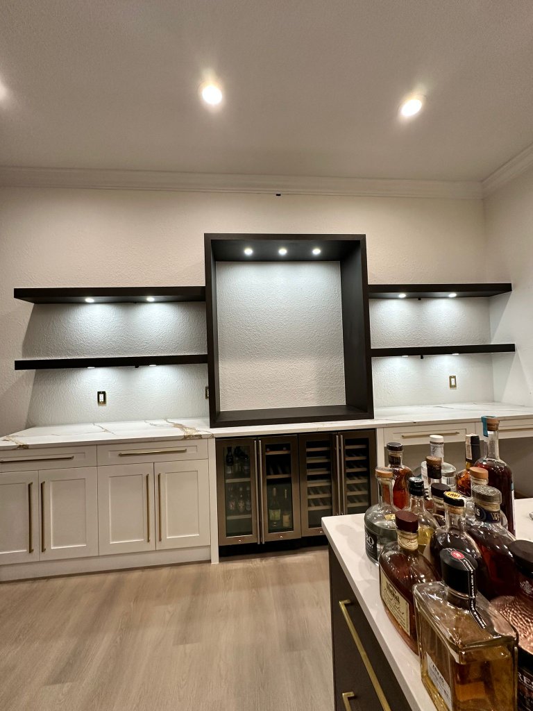 Bar & Wine Cellars 10