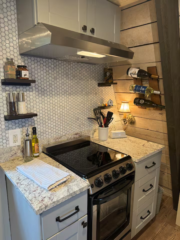 Gourmet Kitchen - Hexagon Tile Backsplash