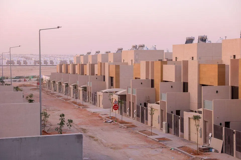 Real Estate & Landscapes