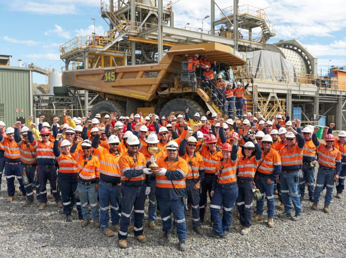 Mt Carlton crew