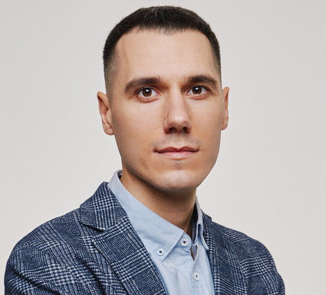 Олег Карнаух