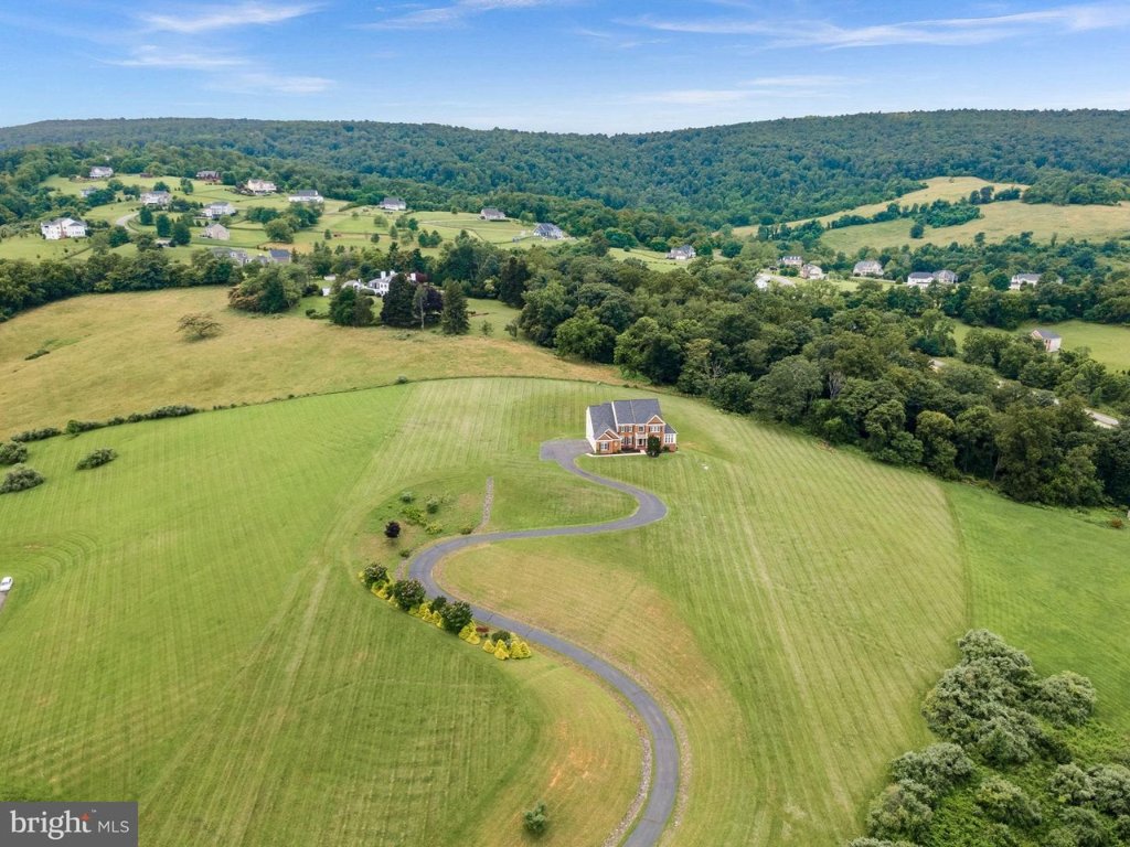 Round Hill Views