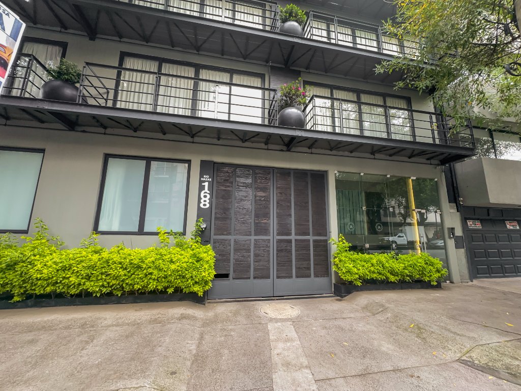 Armonik Suites Rooftop | Terrace & Covered Lounge — venue photo 12
