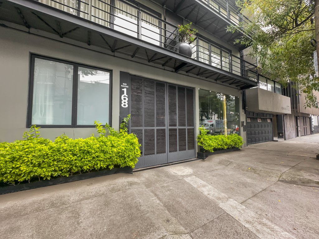 Armonik Suites Rooftop | Terrace & Covered Lounge — venue photo 13