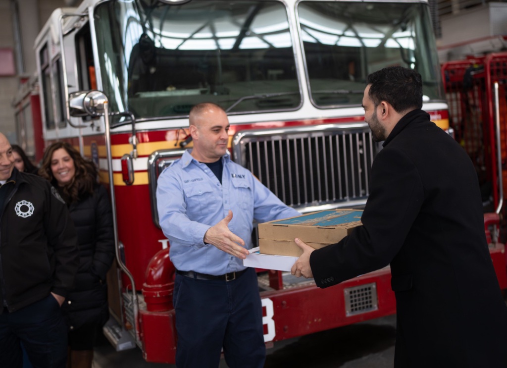 FDNY Visit on Staten Island | زيارة محطة الإطفاء في ستاتن آيلاند
