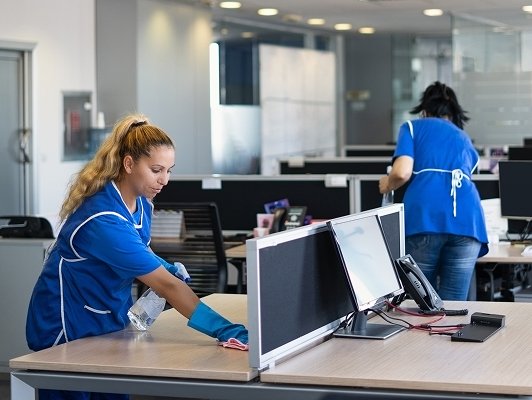 Professionelle Reinigungskräfte im Einsatz