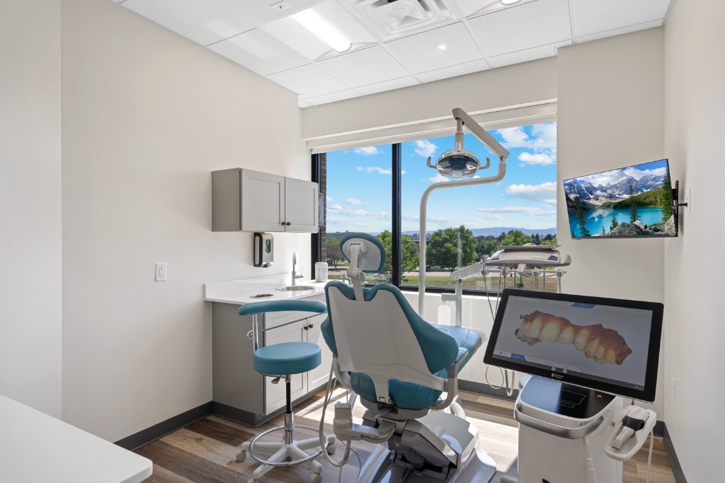 Modern treatment room at Advanced Dentistry & Implants Littleton CO