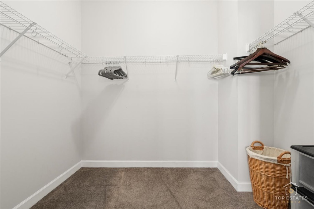 Walk-In Closet 1