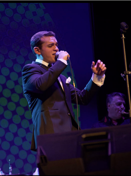 Jack Aiello performing