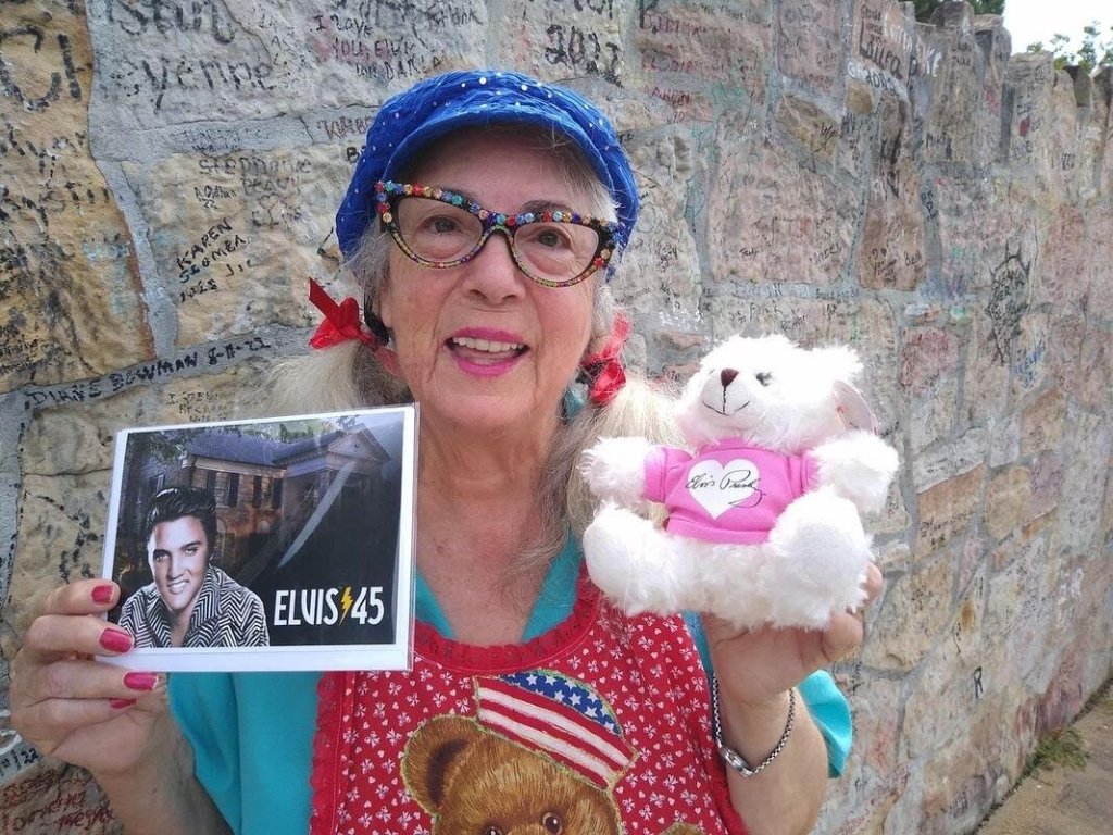 Elvis Wall of Fame — Community supporter