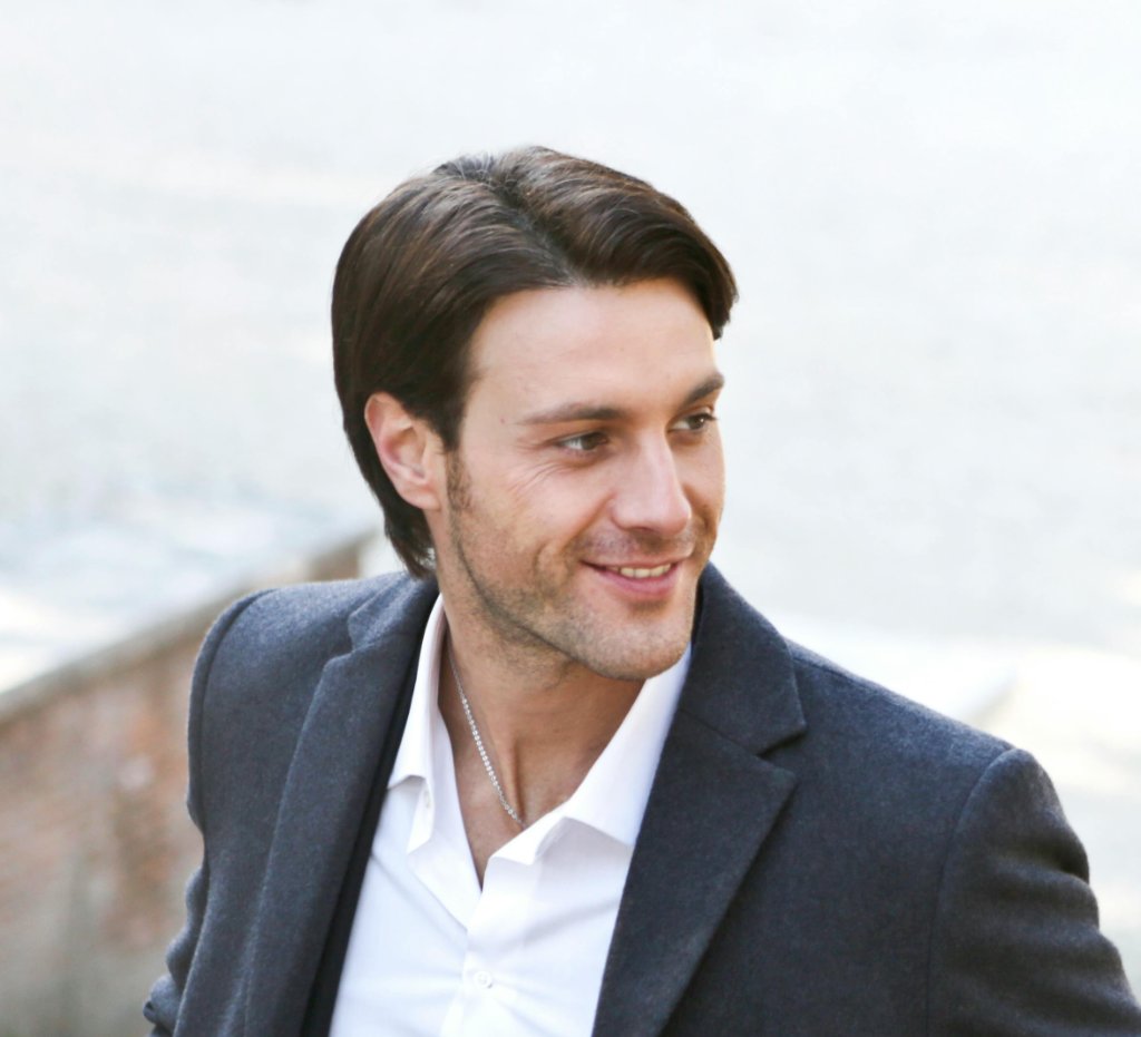 Lukas B.
