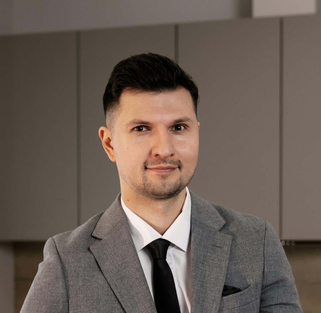 Dominik V.