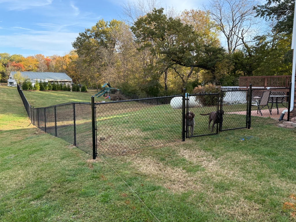 Chain Link Dog Enclosure - Gertz FenceWorks LLC, Collinsville IL