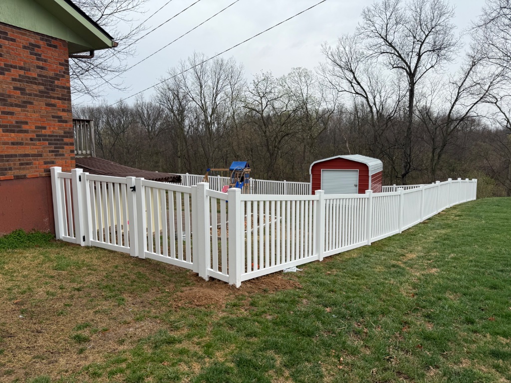 4ft Tall Closed Picket