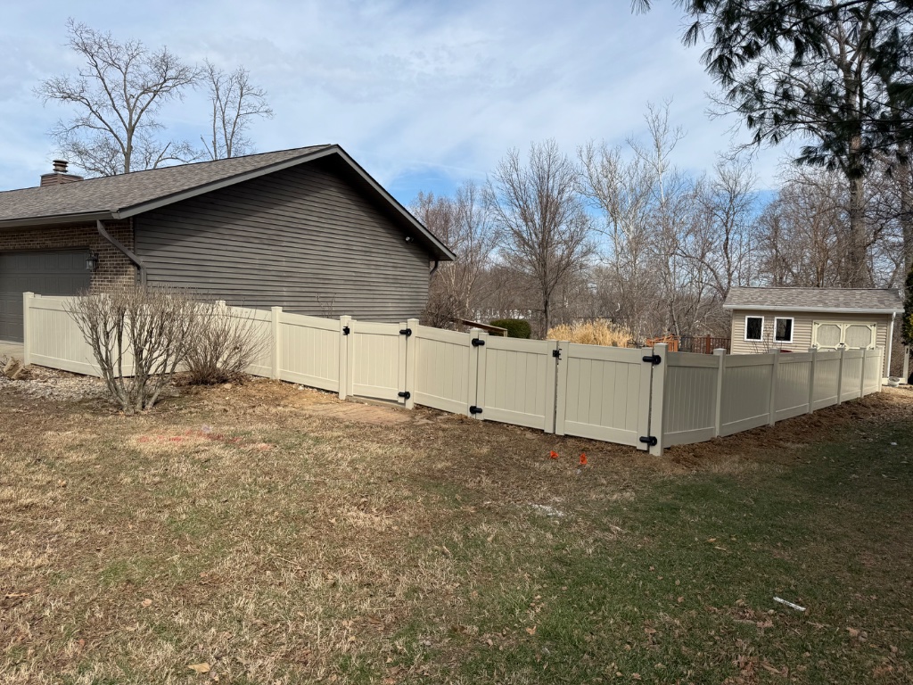 Vinyl Privacy Fence - Gertz FenceWorks LLC, Collinsville IL