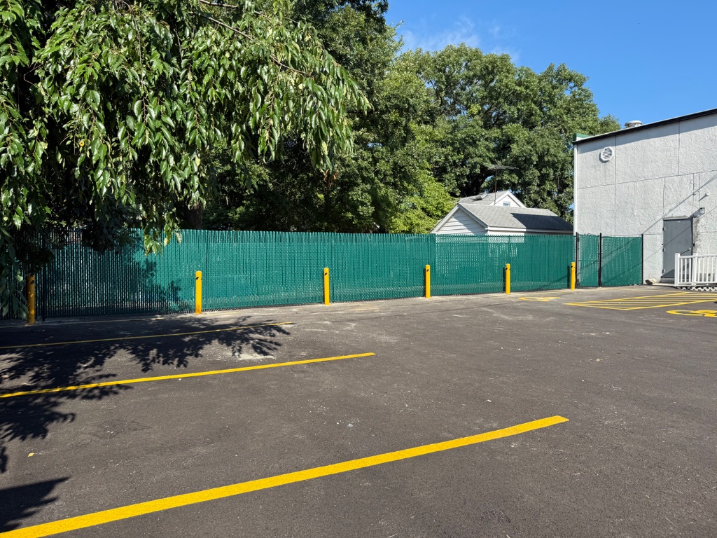 Vinyl Privacy Enclosure - Gertz FenceWorks LLC, Collinsville IL