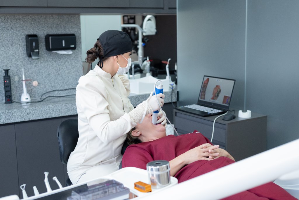 Escâner intraoral digital — moldagem sem desconforto