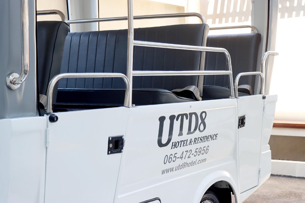 Shuttle Bus Side