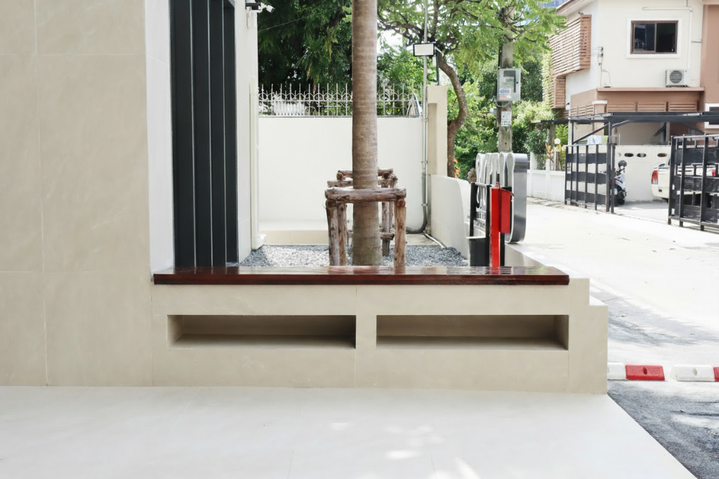 Hotel Garden Seat