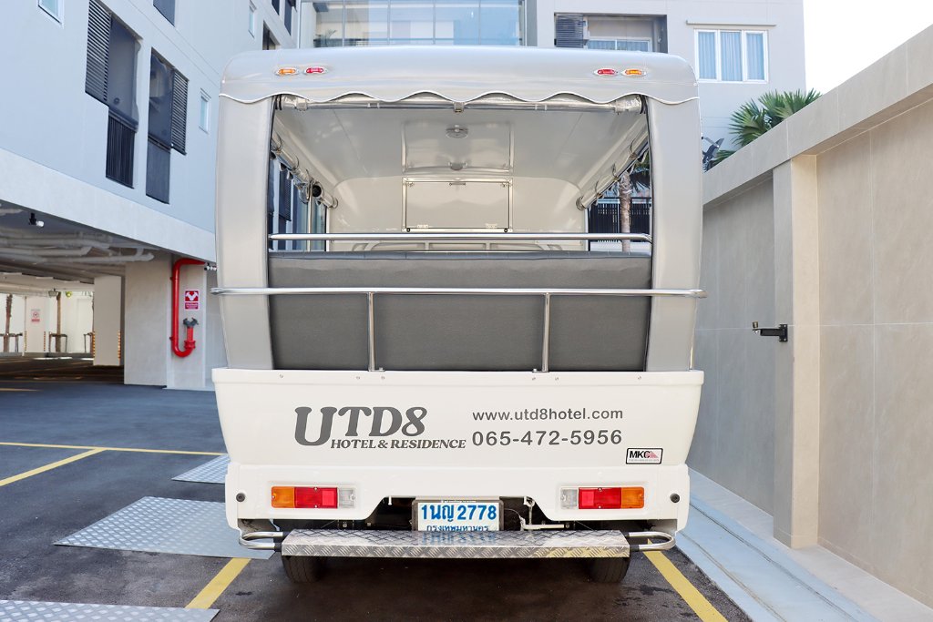 Shuttle Bus Back