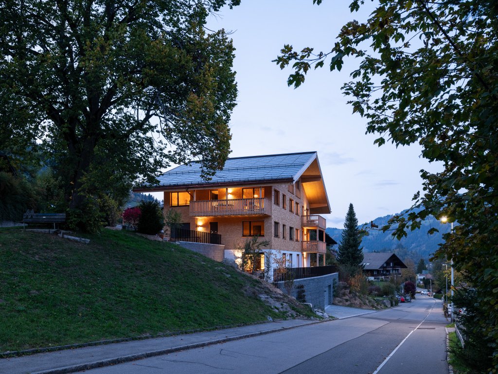 Mehrfamilienhaus mit 5 Wohnungen