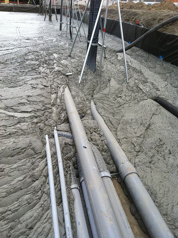 Pipeline bedding cellular concrete