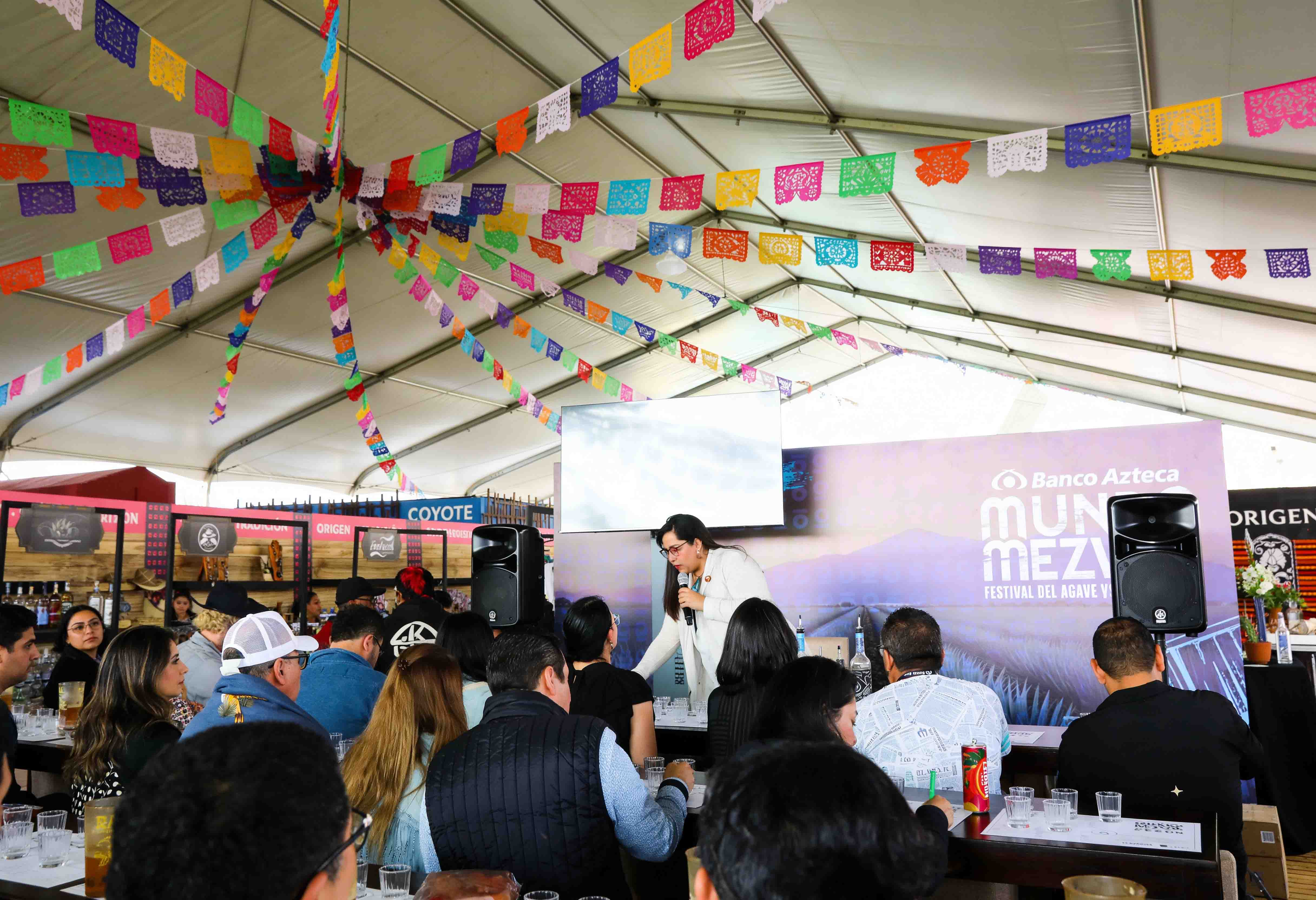 Pláticas y Conferencias