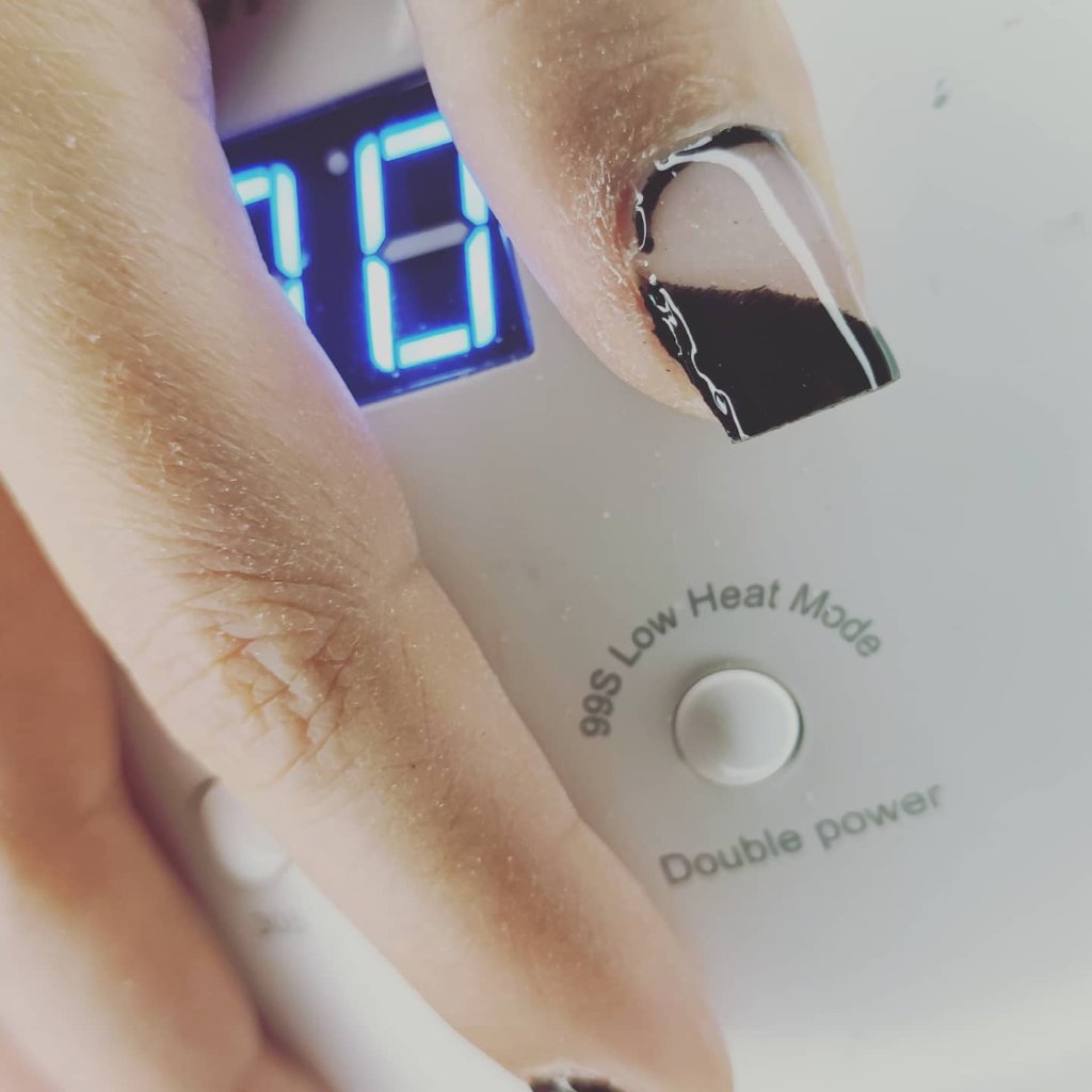 Pose d'ongles nail art - Lovadia Beauté des Ongles