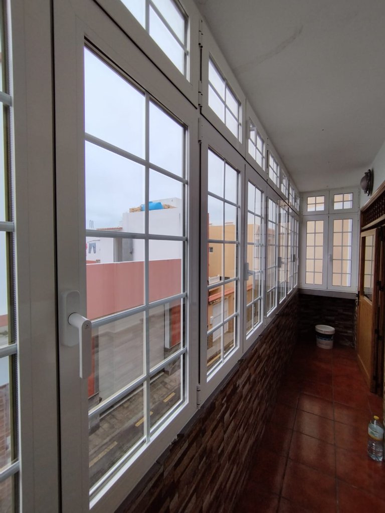 Cerramiento de Galería con Barrotillo