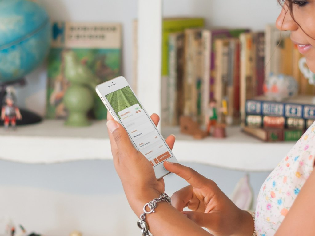 Step 02: Get Instant Alerts โ Nearby customers need you? Your phone buzzes immediately.