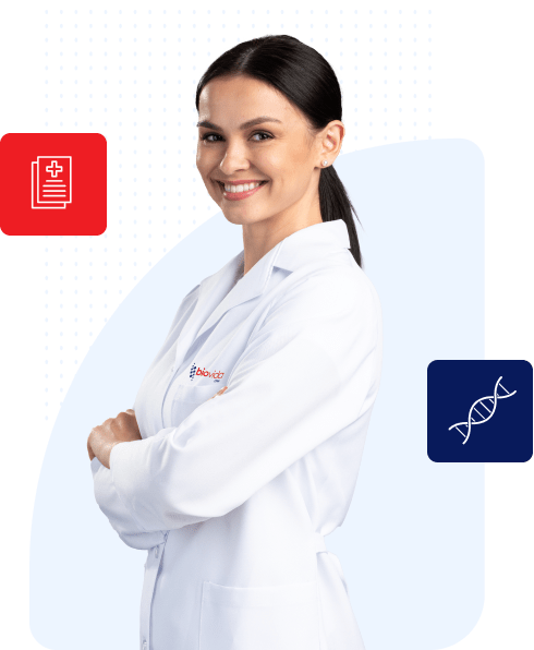 Médica especialista em exame de DNA do Laboratório Biovida DNA