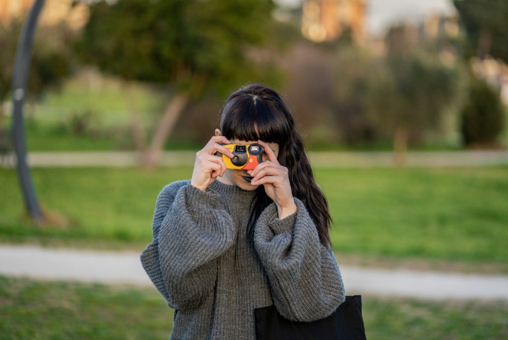 Disposable Camera Photography Tips: Capturing Authentic Analog Images