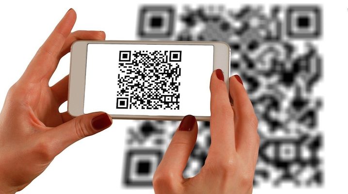 Customer scans & pays