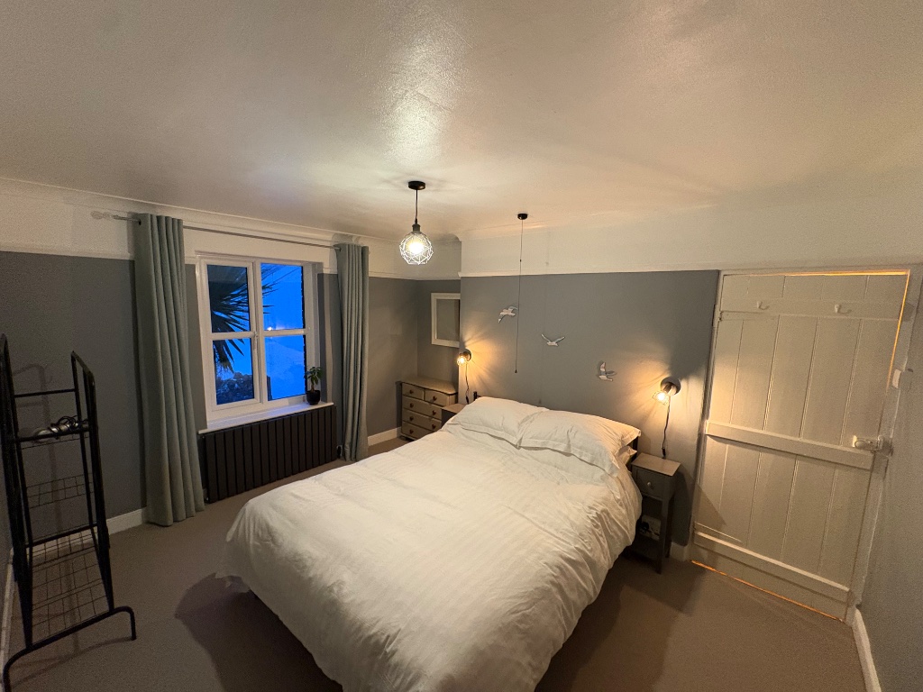 Master Bedroom (King)
