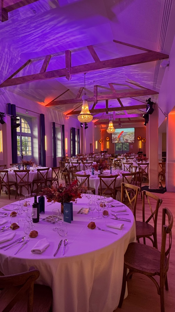 Salle de l'Orangerie illuminée - Événement professionnel dans les Landes, Sud-Ouest - Domaine Array Dou Sou