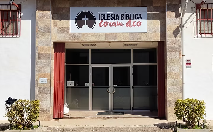 Iglesia Bíblica Coram Deo - fachada