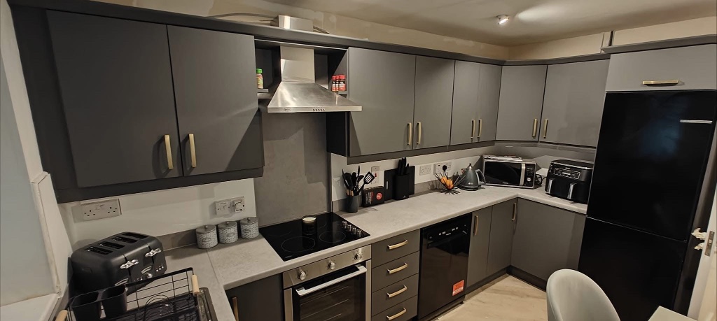 Dark Grey Gloss Kitchen