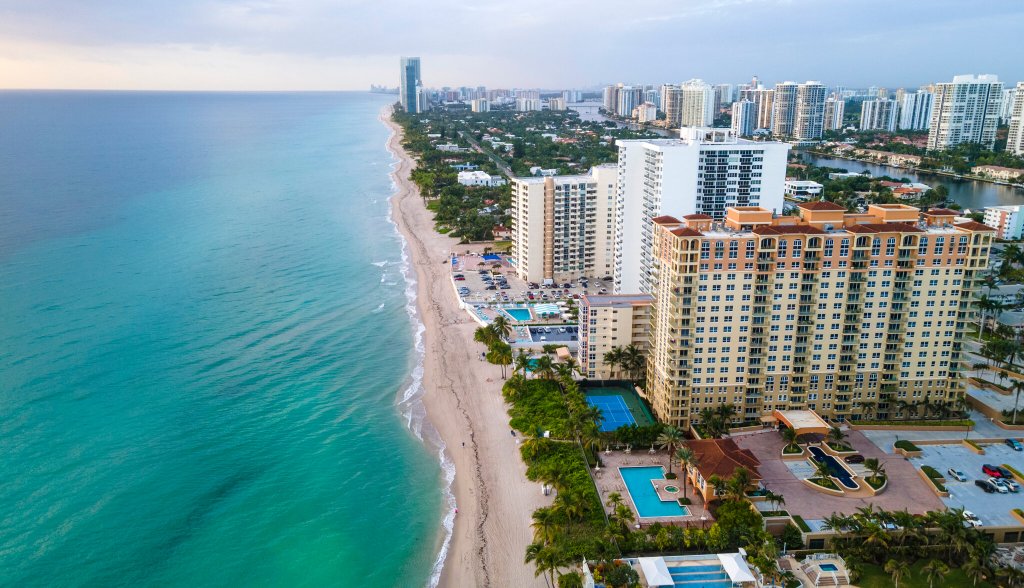 Hallandale Beach FL