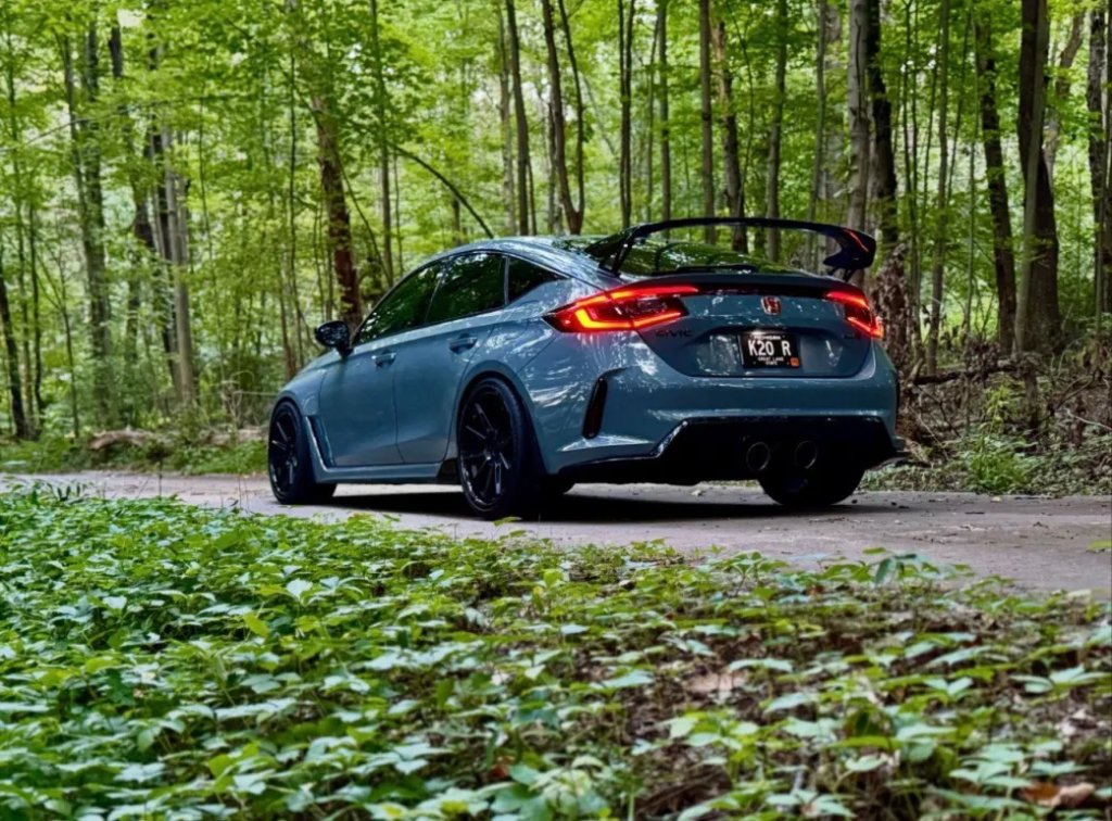 Dennis's Civic Type R 4